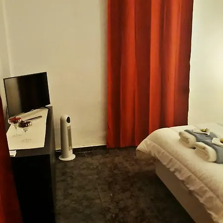 Aperol Guest house *
